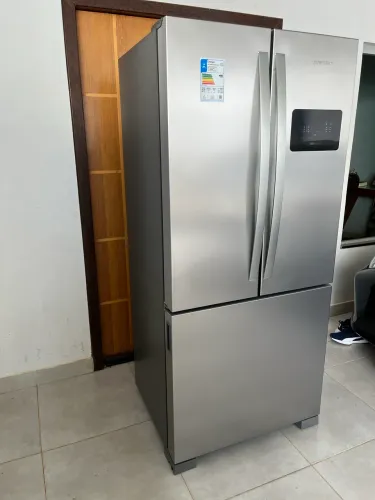 Geladeira Brastemp 3 portas invert 554L semi nova