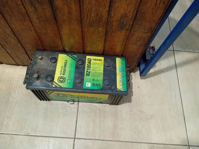 Bateria de caminhão 180 ampéres 