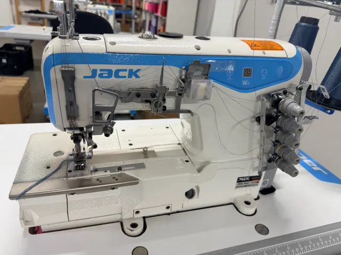 Galoneira Industrial Jack W4 Direct Drive 3 Agulhas 5 Fios
