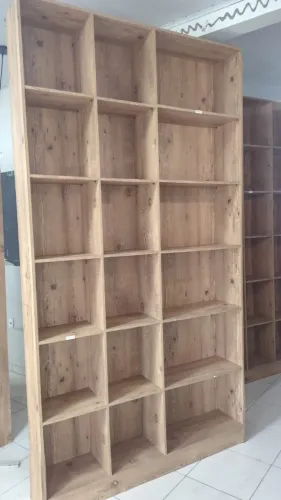 EXPOSITOR MDF