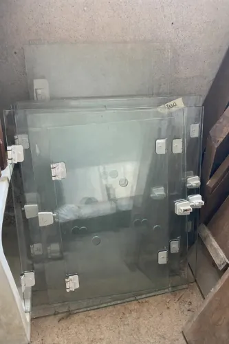 ?PORTAS DE VIDROS TEMPERADOS COM E SEM PERFURITES PARA CLINICAS ETC LOTE?