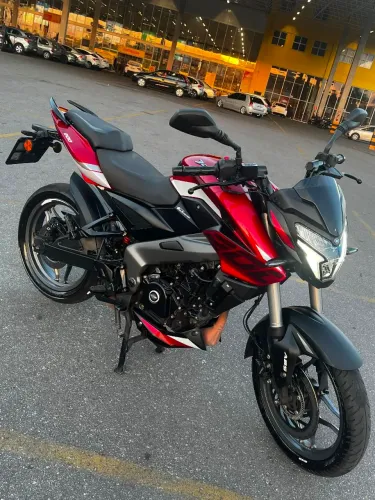 Dominar NS200 2025/2026 Vermelha - 14.600 km - Único Dono / Impecável