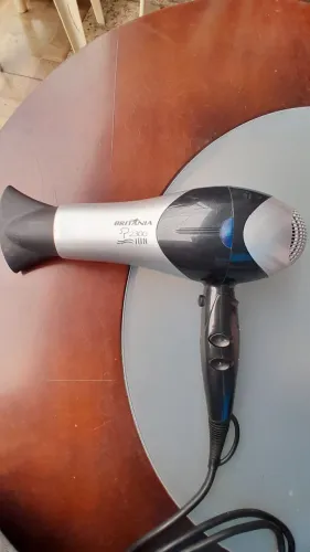 Secador de cabelo Britânia 2300 potência