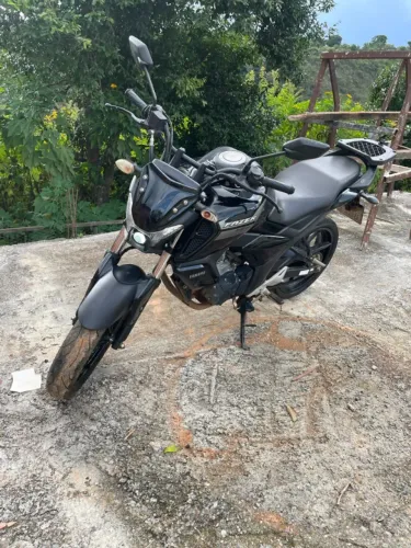 Moto Fz 15 (2024) +bônus Acessórios