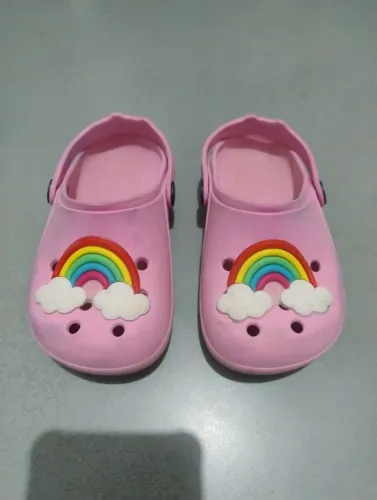 Chinelo Crocs luelua infantil feminino