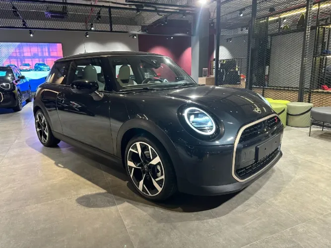 Mini Cooper 2.0 16V Twinpower Gasolina S 2P Steptronic 2026