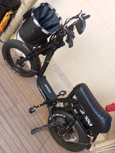 Bicicleta inow 1 lugar 1 bateria 750 com acessórios ( cesta, capacete e cadeado)