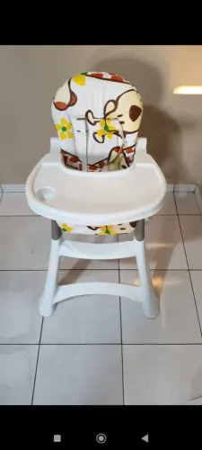 Cadeira de bebê para alimentação ( Galzerano ) 