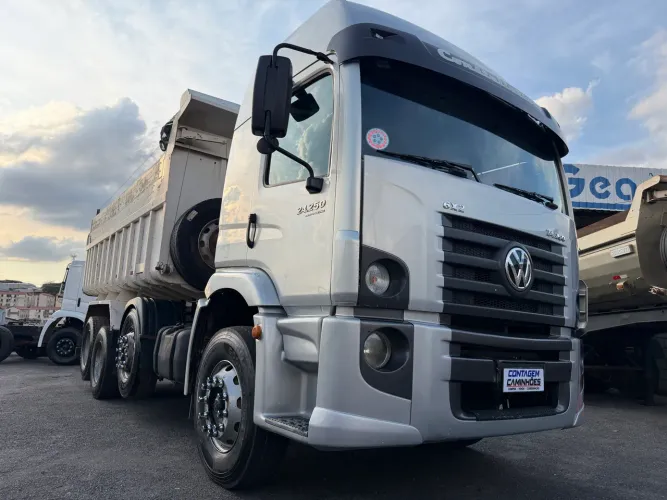 Vw 24250 2012 teto alto bitruck báscula todo revisado 4 eixo