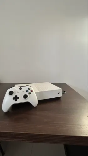 XBOX ONE S - All Digital 1TB