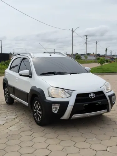 Toyota Etios Cross 1.5 Flex 16V 5P Mec. 2015