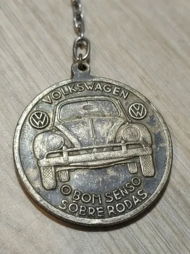 Chaveiro Antigo Volkswagen Fusca "Bom senso sobre rodas" 