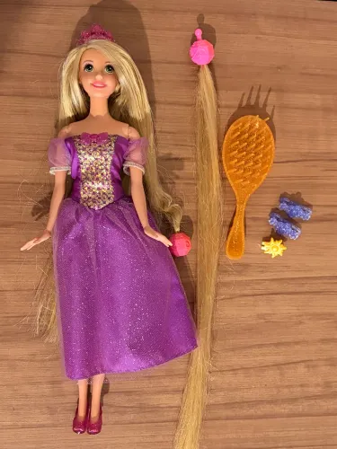 Boneca Barbie Rapunzel - Mattel 2012