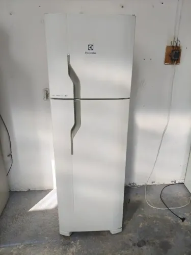 Geladeira Electrolux Frost Free DF35a 310litros (127volts)