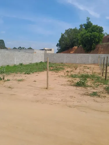 Terreno plano acesso asfaltado só construir 