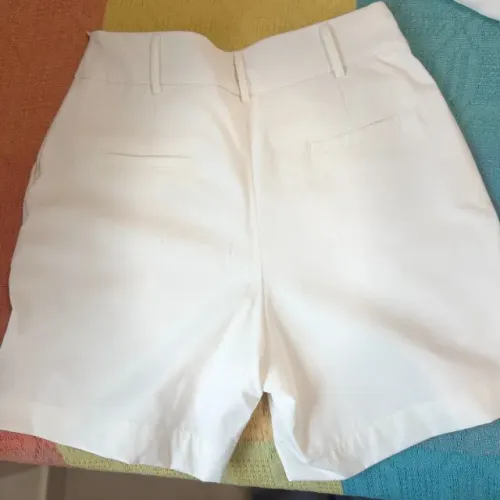 Short alfaitaria branco