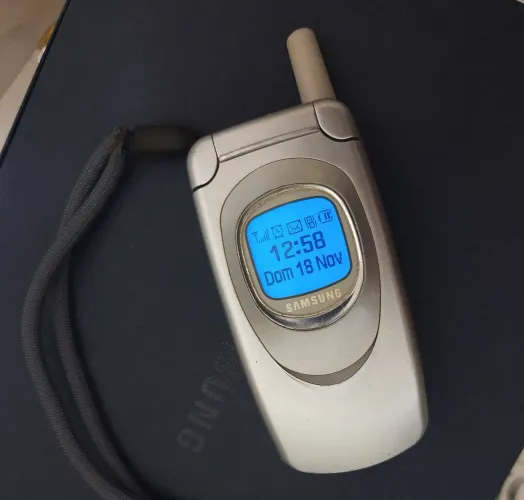 Samsung a800 " olho azul " celular antigo RELIQUIA lindo de chip 
