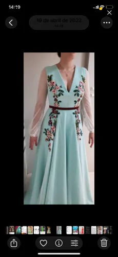 Vestido Longo Tiffany Bordado Floral com Manga Transparente