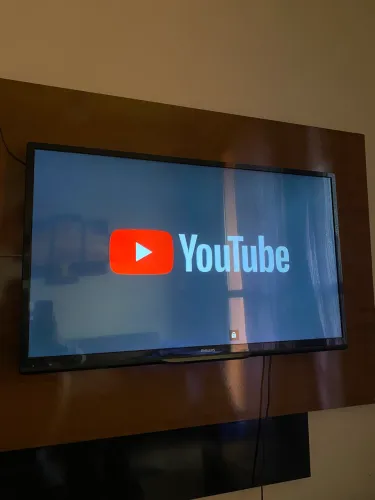 Televisao / TV 43 pol. Philips Smart TV - sem defeitos