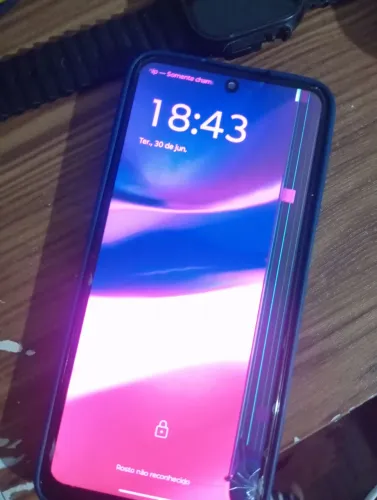CELULAR MOTOG42 - TELA QUEBRADA 