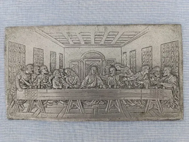 Quadro decorativo em alto relevo da obra "A Santa Ceia" de Leonardo da Vinci