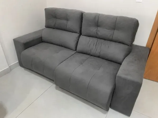 SOFÁ RETRÁTIL E RECLINÁVEL (NOVO)