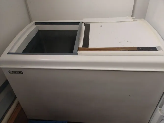 Freezer vertical Ártico 400l
