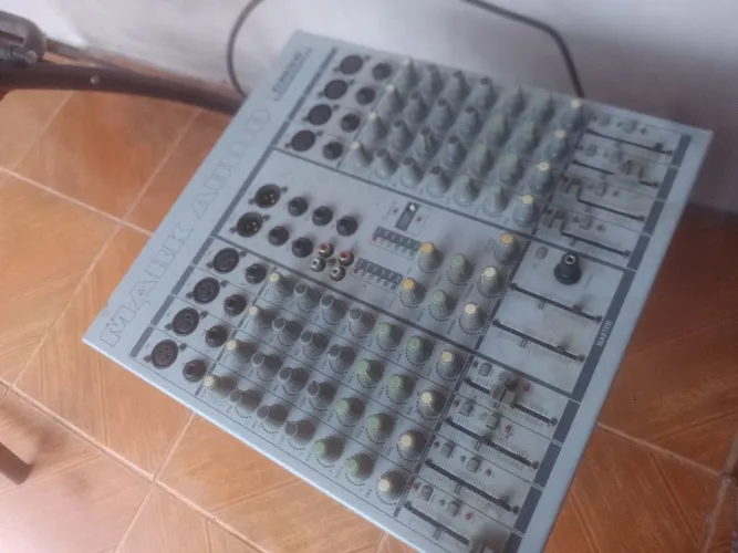 Mesa de som Mark Audio CMS8 para peças