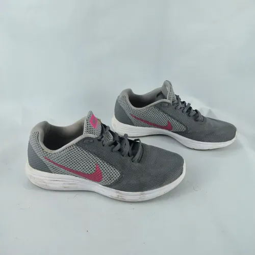 Tênis Nike revolution 3 cinza e rosa original excelente estado de conservação