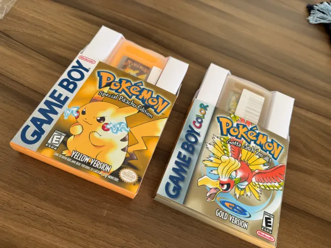 Fitas Pokémon Yellow e Gold Para GBC