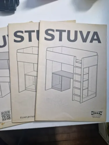 Cama com mesa de estudos