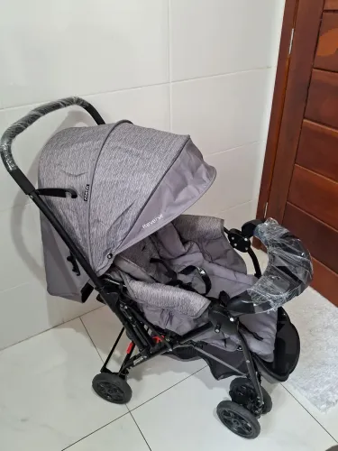 Carrinho de bebê Cosco (NOVINHO E COMPLETO)