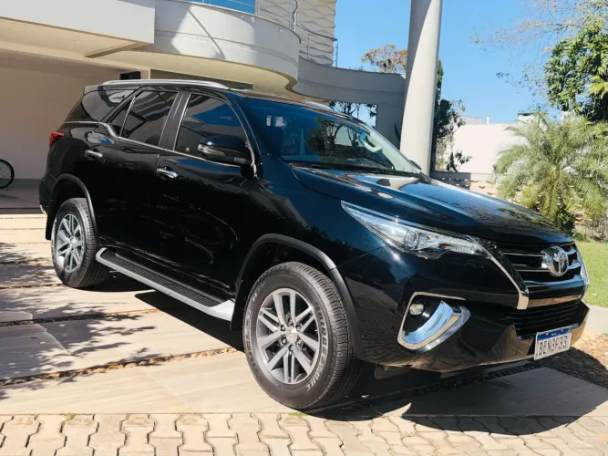 Toyota Hilux SW4 SRX 4X4 2.8 TDI 16V Dies. Aut. 2020