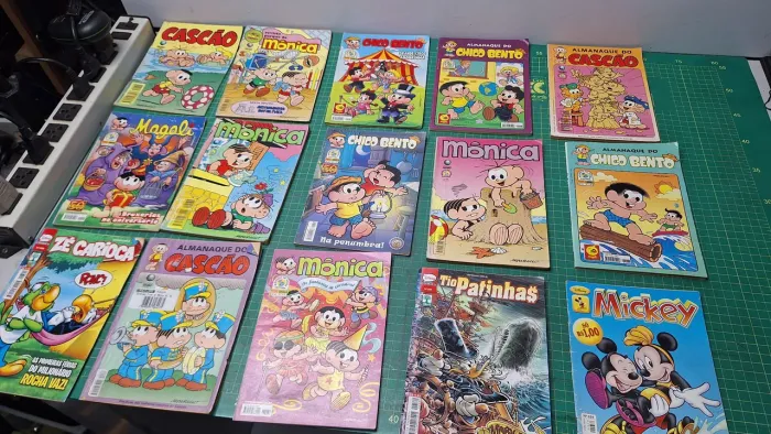 Lote de gibis turma da Mônica entre outros