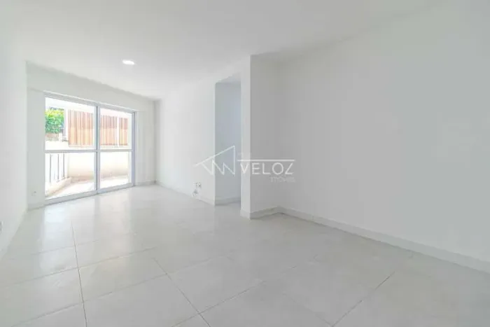 Apartamento com Área Privativa : / Residencial / Lagoa