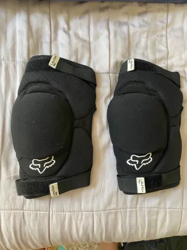 Joelheira para moto Fox Lauch Pro R$300 