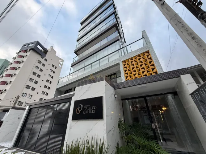 Exclusivo Apartamento único no andar em Caiobá!
