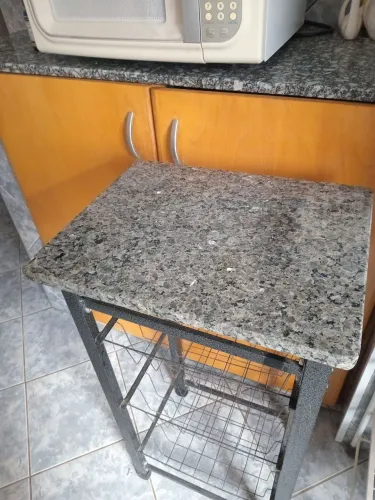 Fruteira com  pedra de granito  é ferro  3 partileira
