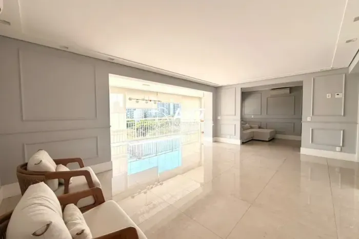 Imóvel para aluguel possui 175 metros quadrados com 4 quartos em Vila Cordeiro - São Paulo