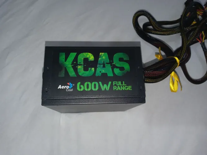 Fonte de 600 Wats KCAS USADA POR 6 MESES