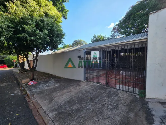 Casa Residencial com 3 quartos na região central de Londrina