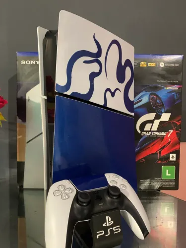 PS5 slim na caixa 