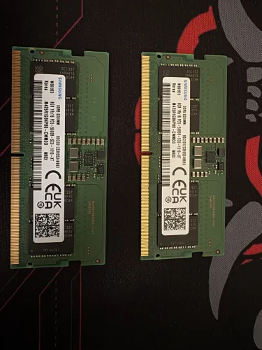 Duas Memórias RAM Samsung 8GB DDR5 5600