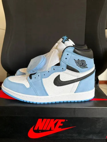 Tenis Jordan 1 University Blue