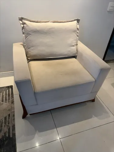 Vendo sofá solitário em suede