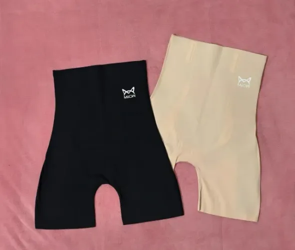 Shorts MIIOW preto e bege