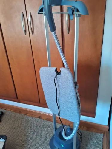 Passadeira Vertical a Vapor Electrolux 