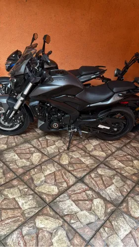 Vendo dominar 400 muito nova 600 km rodados