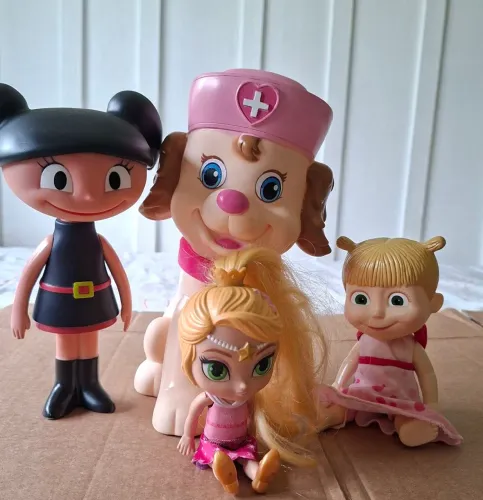 Bonecas Usadas, Masha, Luna, Shimer Shine e Esquadrão Pet Enfermeira.