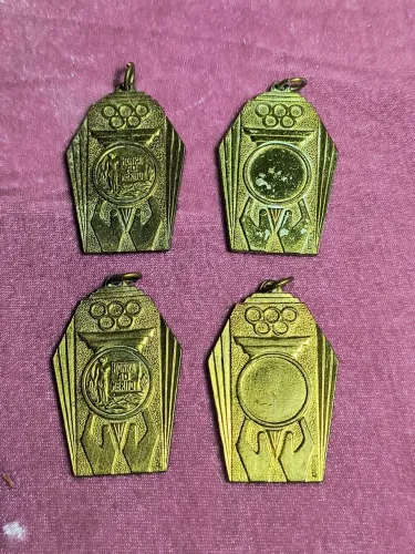 Medalhas antigas da década de 50!! PIAZZA conservadas colecionador antiquario vintage 
